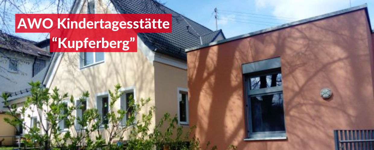 Zwei Gebäude der Kindertagesstätte.